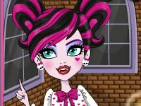 play Draculaura'S Fangtastic Makeover
