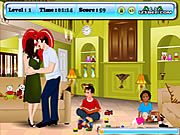 play Angelina And Brad Kissing