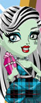 play Monster High Chibi Frankie Stein Dress Up