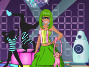 Nicki Minaj Dress Up