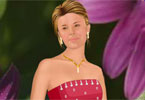 play Maggie Grace Dress Up