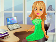 play Laila Office Worker