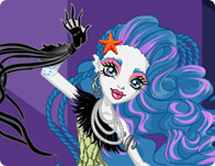 play Sirena Von Boo Dress Up