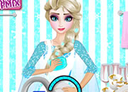 play Elsa Washing Dishes