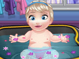play Baby Elsa Bathing