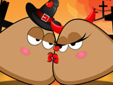 play Pou Halloween Kissing