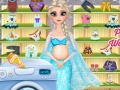 Pregnant Elsa Washing Clothes