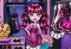 play Monster High Closet