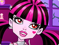 play Draculaura'S Sparkly Lipstick