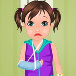 play Little Girl Hand Fracture