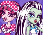 play Monster High Sorority House