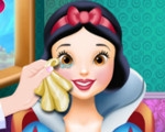 play Snow White Eye Treatment