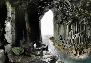 play Escape From Fingal Cave