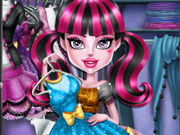 play Monster High Closet