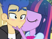 play Equestria Sweet Kiss Kissing