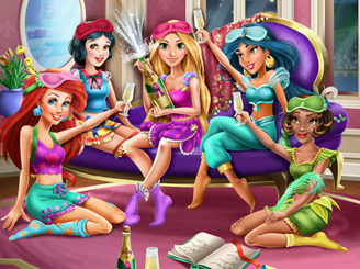 play Disney Princesses Pyjama Party