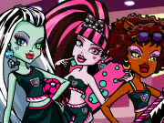play Monster High Feerleading Tryouts