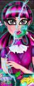 play Draculaura Total Makeover Game