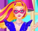 play Super Barbie Catwalk Challenge