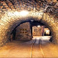 play Underground Mining Tunnel Escape