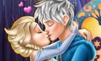 Elsa Kissing Jack Frost