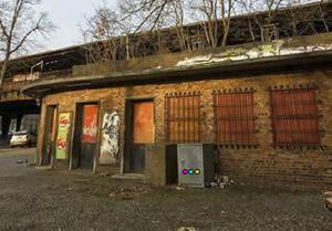 play Escape From Abandoned S Bahn Station