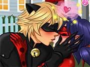 Ladybug And Cat Noir Kissing 2