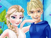 play Elsa And Jack Moving Together