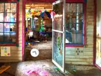 play Abandoned Toy Store And Factory Escape