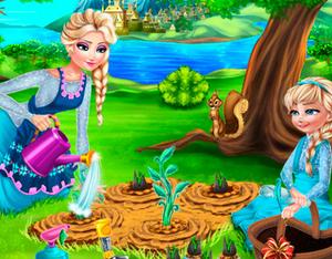 play Elsa Mommy Gardening