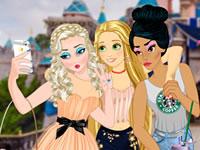 play Princesses Vs Princes Selfie Battle