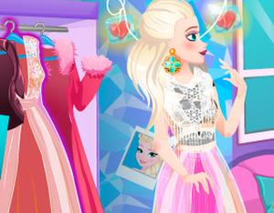 Barbie And Elsa: Who Wore It Better?