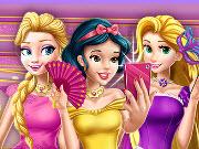 play Princesses At Masquerade