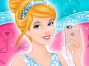 play Cinderella Selfie Lover