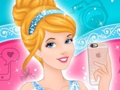 play Cinderella Selfie Lover