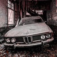 play Wowescape Abandoned Car Garage Escape
