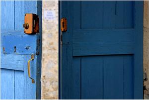 play The Boring Blue Door