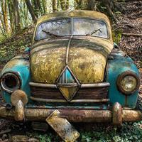 Rusty Cars Forest Escape Html5