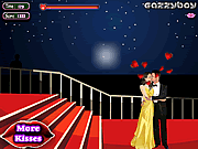 play Angelina & Brad Kissing