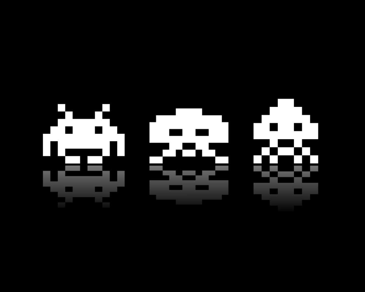 play Ultimate Space Invaders