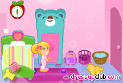 play Caroline Goes To School