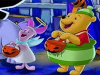 play Halloween With Winnie