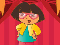 play Dora On Stage Dress Up