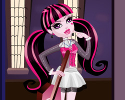 play Draculaura Dressup