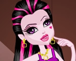 play Draculaura Dress-Up 2