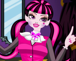 play Draculaura Makeover