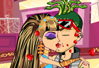 Monster High Kissing