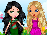 play Lora And Sonia Dress Up