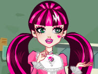 play Monster High Ghoul Draculaura