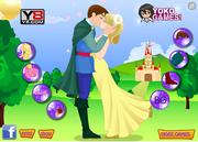 play Cinderella Kissing Prince